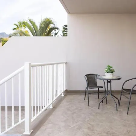 Townhouse With Pool And Sea View In *