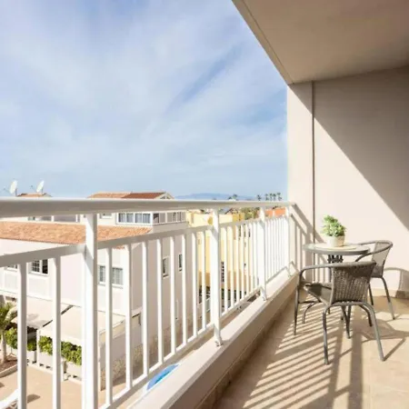 Townhouse With Pool And Sea View In Callao Salvaje