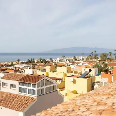 Townhouse With Pool And Sea View In Callao Salvaje