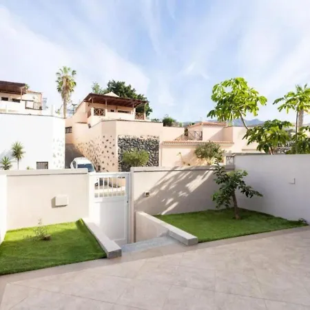 Townhouse With Pool And Sea View In * Callao Salvaje